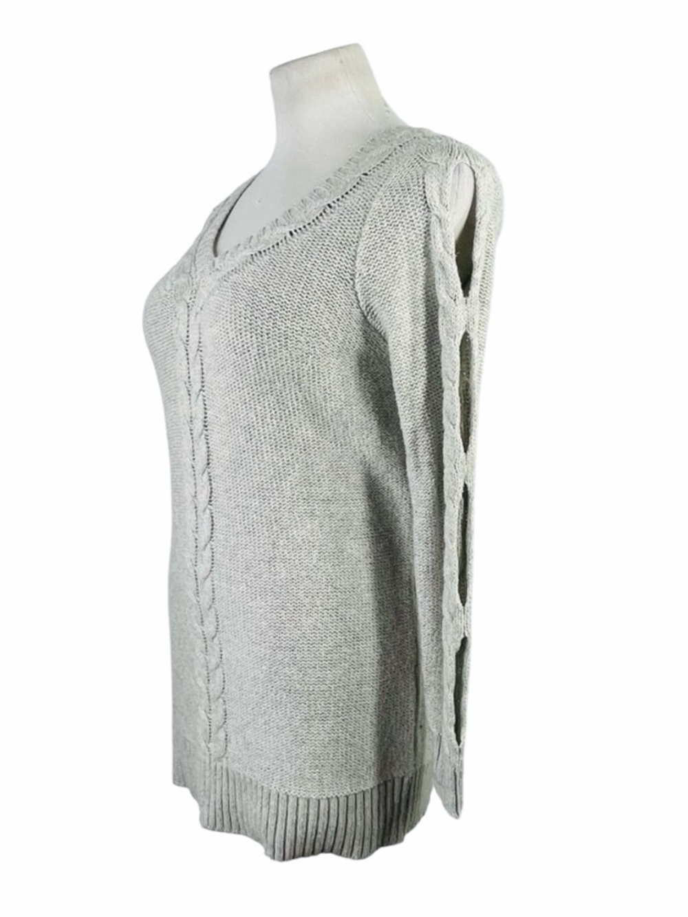 Maurices Light Gray Cable Knit Cold Shoulder V-Neck Sweater - Small